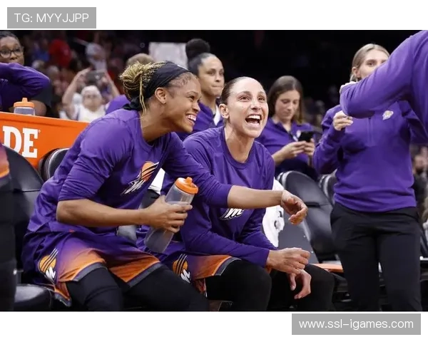 水星主场为陶乐西举办致敬仪式，名宿到场